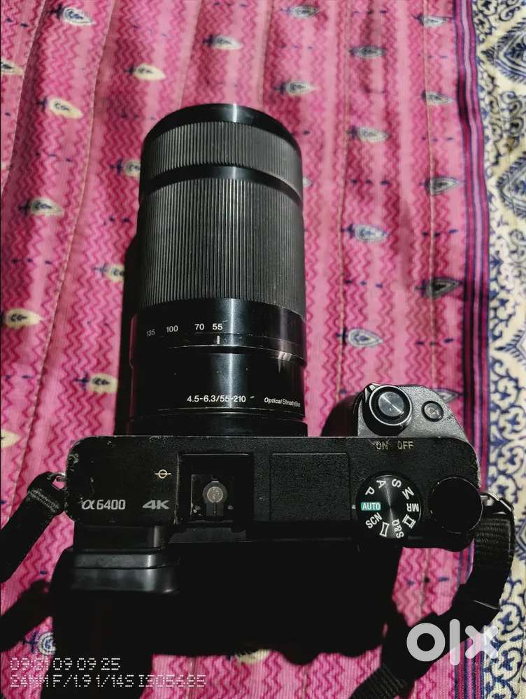 Sony Alpha ILCE-6400 aps-C micro camera (1 year old)
