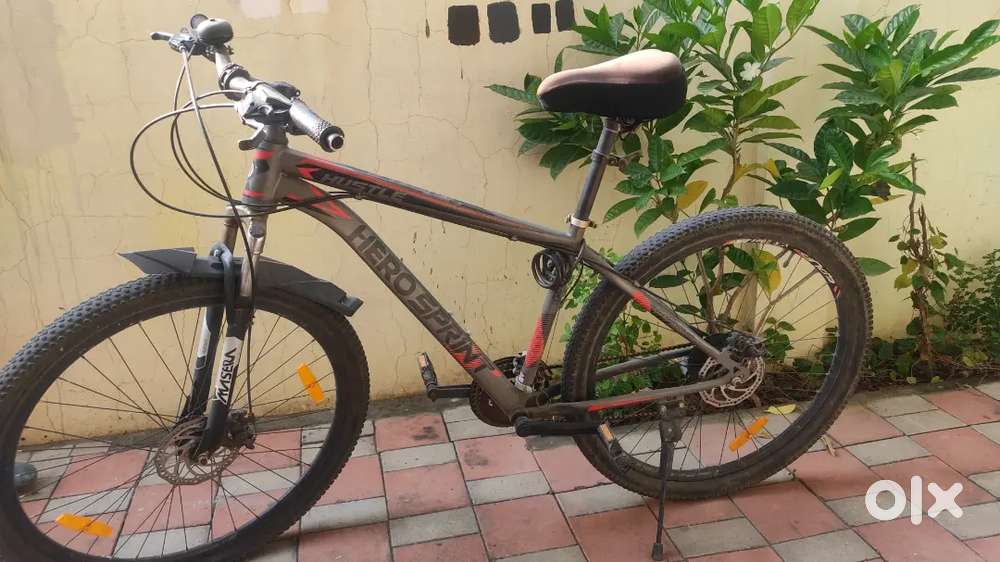 Hero Sprint Cycle (1.5 years rarely used)(price Negotiable)