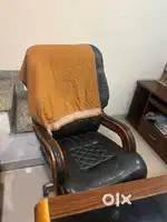 This is a complete set of Office Furniture !