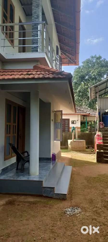 വൈത്തിരിയിൽ 10 സെൻ്റ് സ്ഥലവും 1650 sq ft വീടും വിൽപ്പനയ്ക്ക്