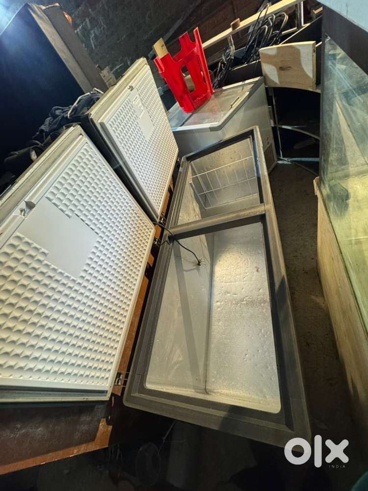 Voltas 405 DD CF Double Door Deep Freezer, 405 Liters, White