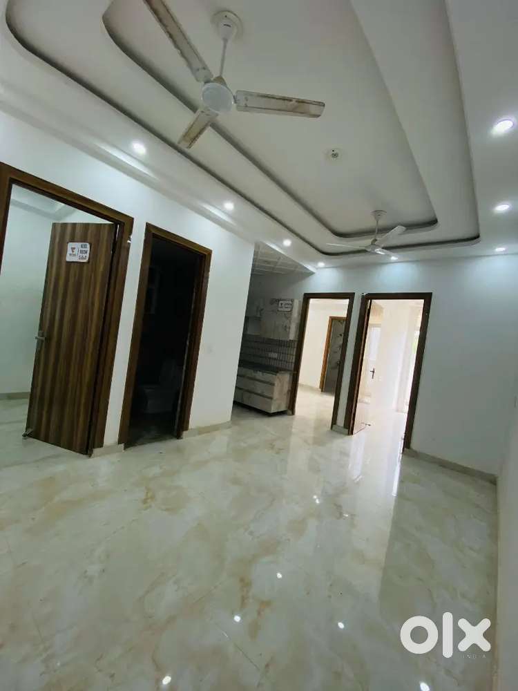 Prime Location 2BHK Flat  1020 sq.ft Sector-1 Near Yatharth Hospital