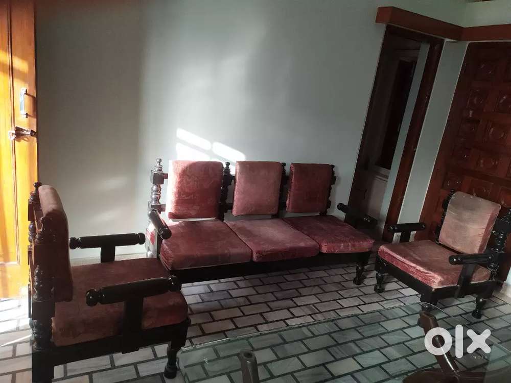 Good quality sofa set