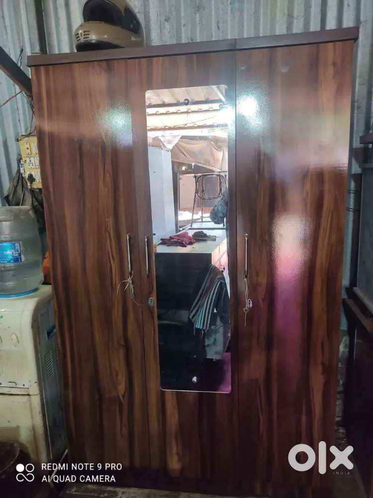 It's New manufacturing 3 door wardrobe