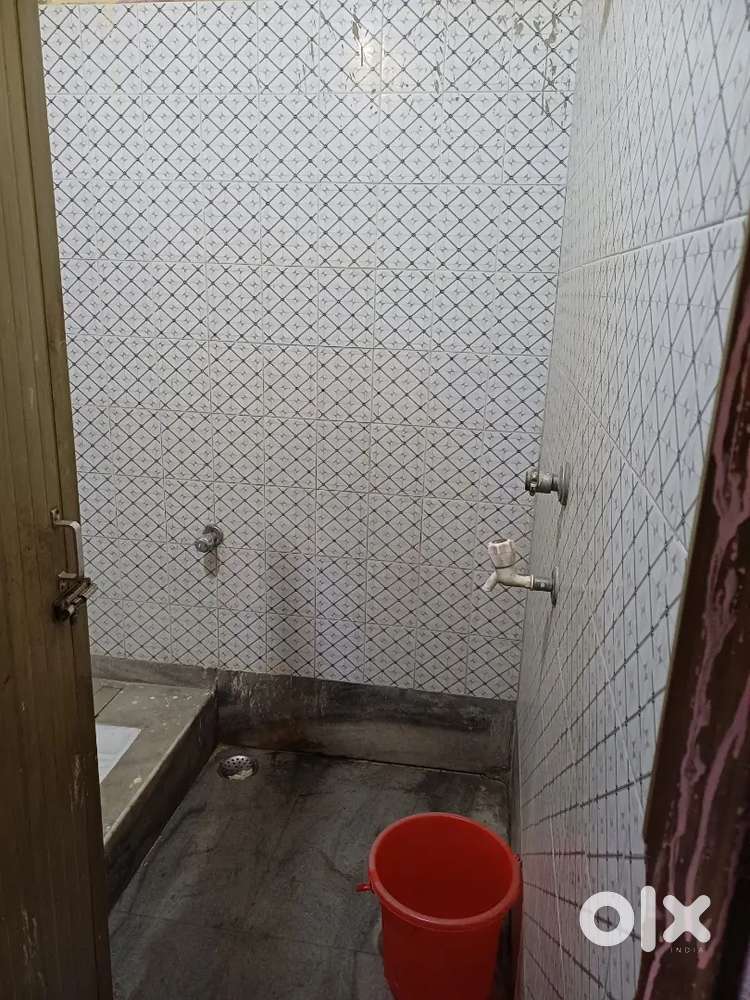 1 Room set available for rent