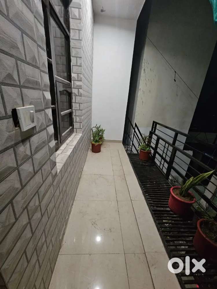 1RK WITH AC, GEYSER