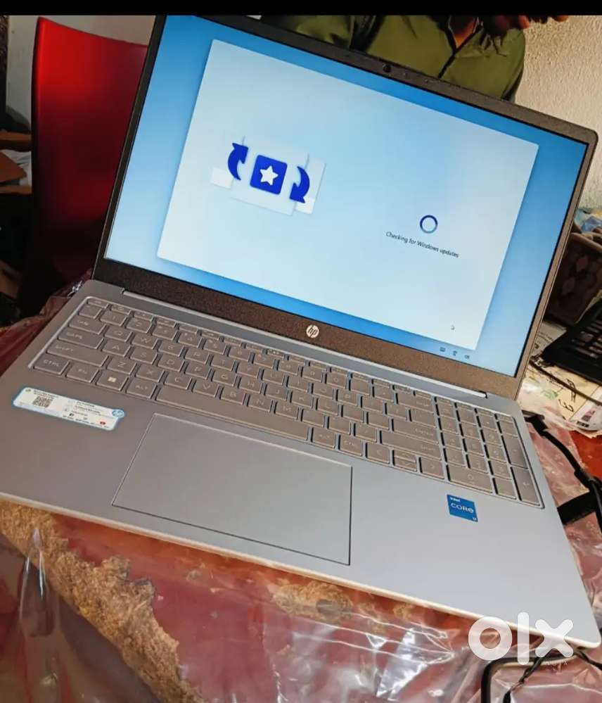 Hp 2024 intel core i3 12th gen1215U 8gb/512