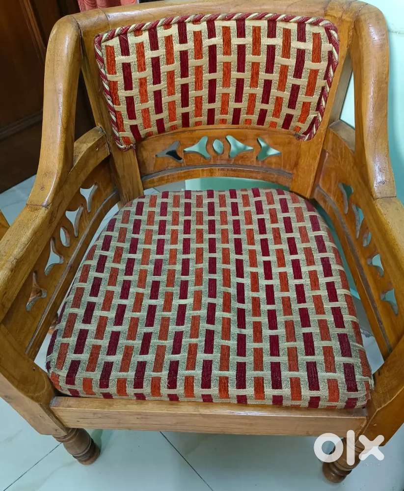 5 SEATER WOODEN SOFA SET