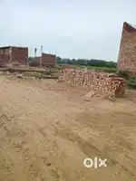 सुविधाओं के साथ प्लॉट मेट्रो स्टेशन के नजदीक 3500 ₹ पर गज