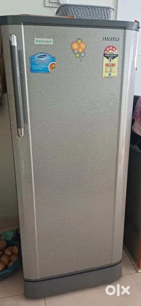 SAMSUNG REFRIGERATOR