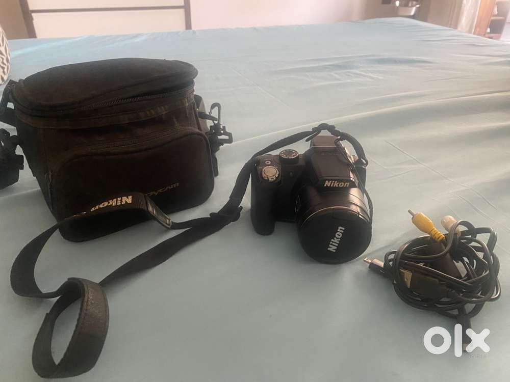 Nikon Coolpix P90 – 12.1 MP Super Zoom Camera