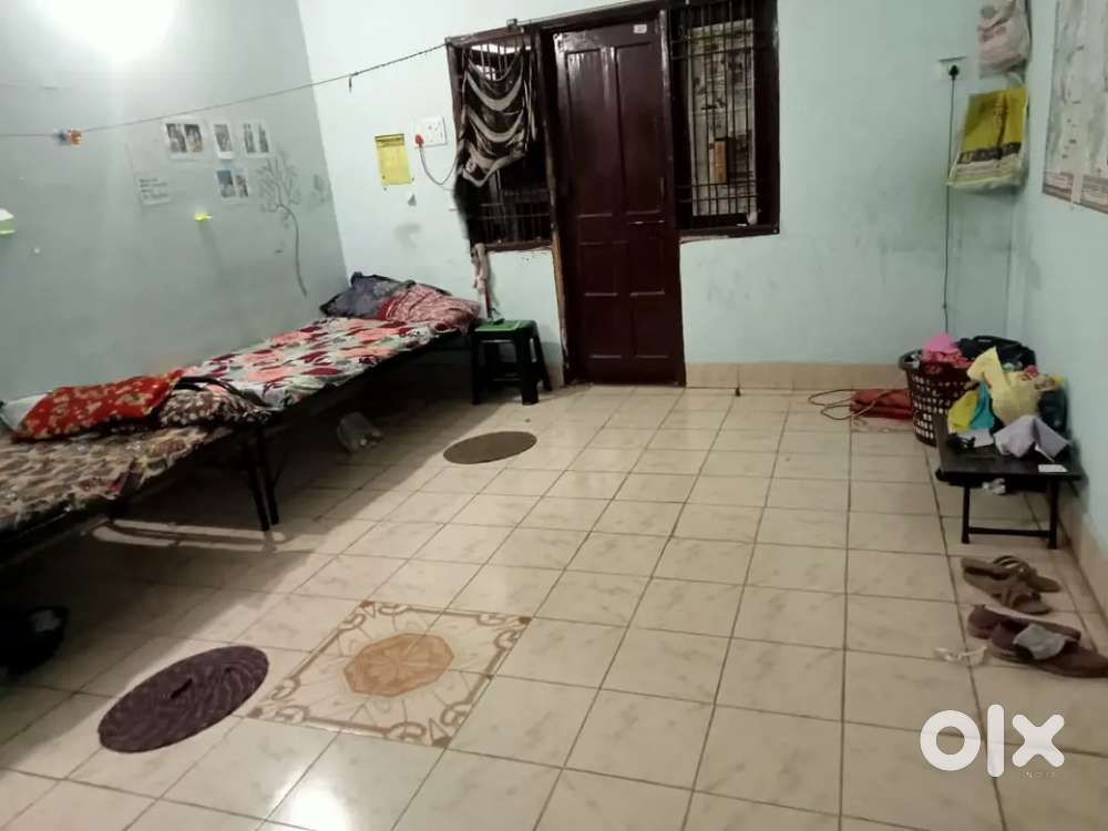 Need a girl roommate