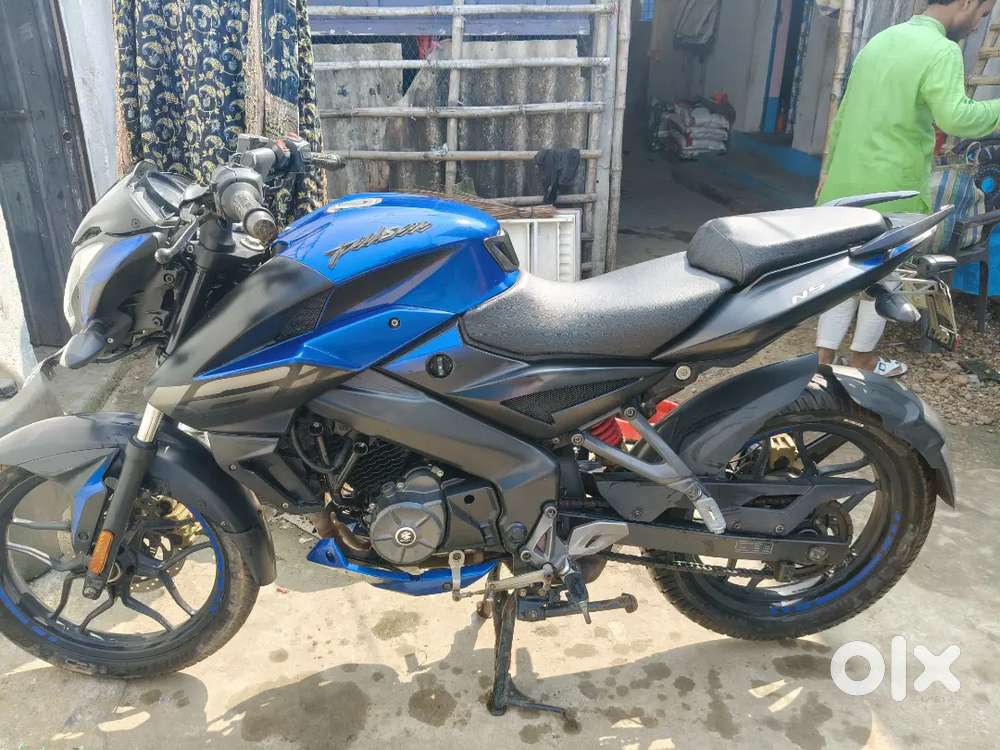 Argent sell mint condition bike NS 160 BLUE colour