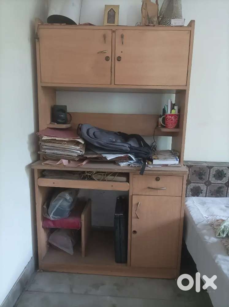 Computer table, (partical board)