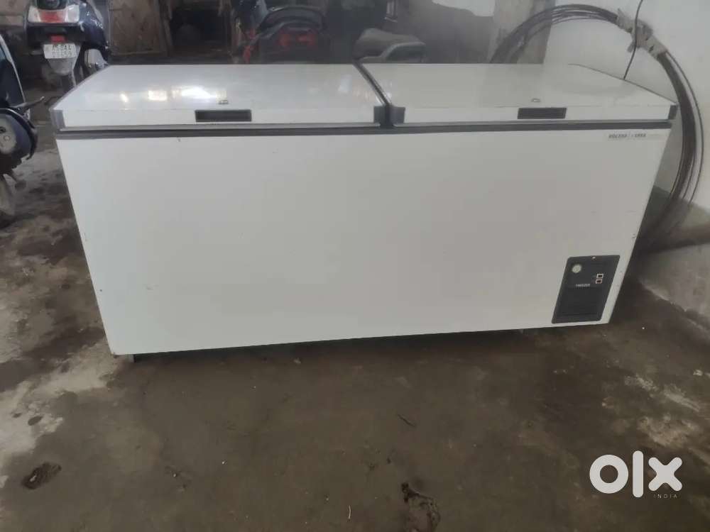 Deep fridge 700 ltr 1 year old