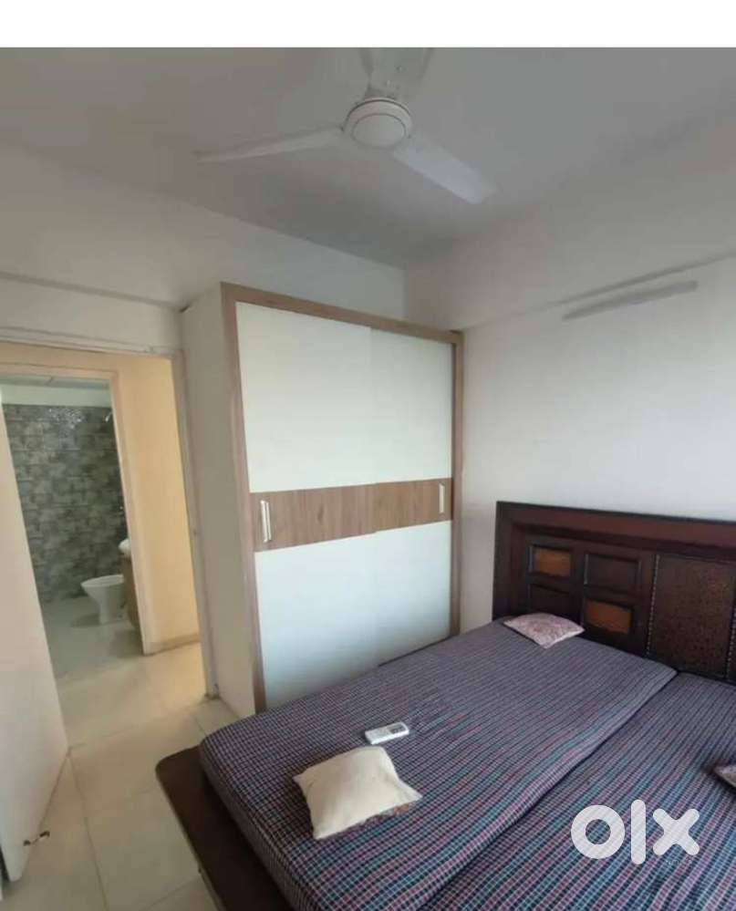 fully independent One Room set available