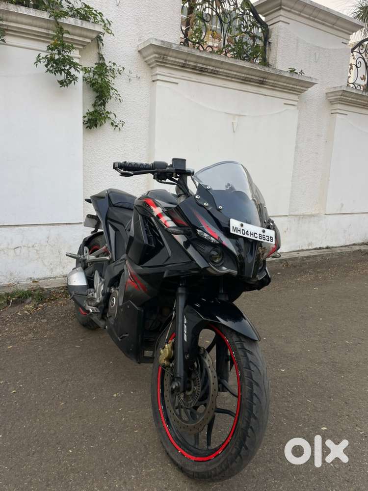 Bajaj pulsar rs200