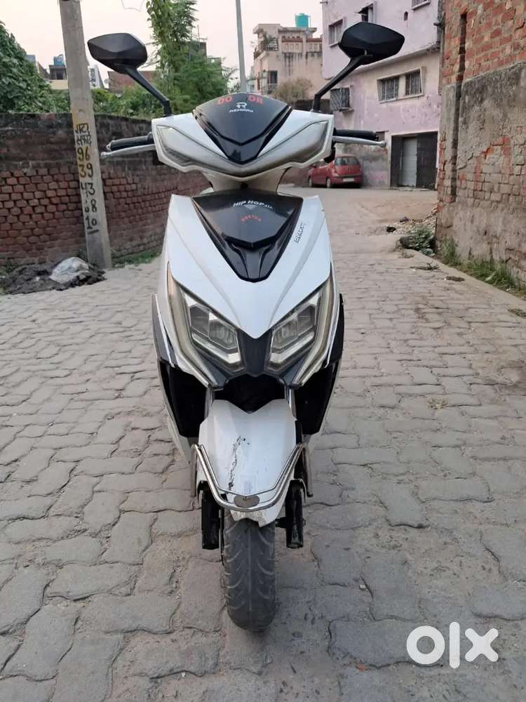 I am interest to sale good condition only Lene wali baat Karen