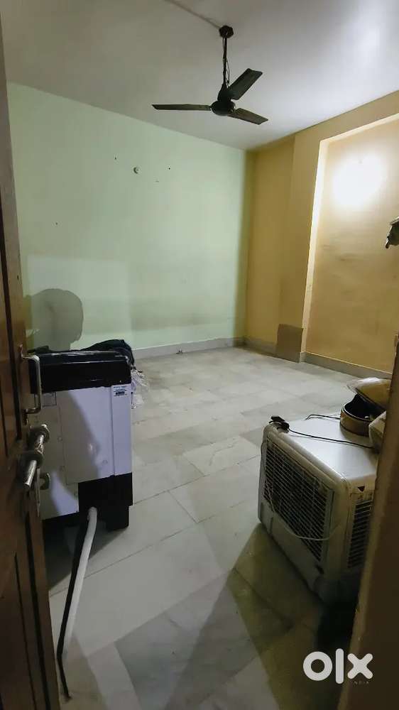 1 BHK flat rent for only  job girls or bachelor girls.