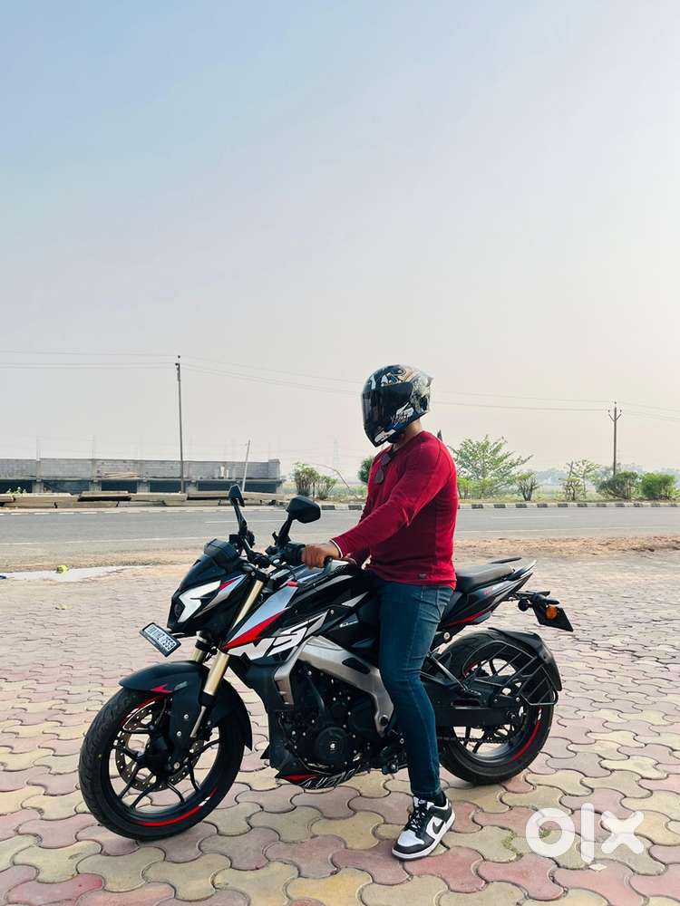 Pulsar 400 new condition