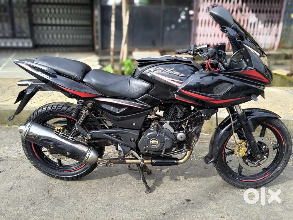 Pulsar 220F Fist owner