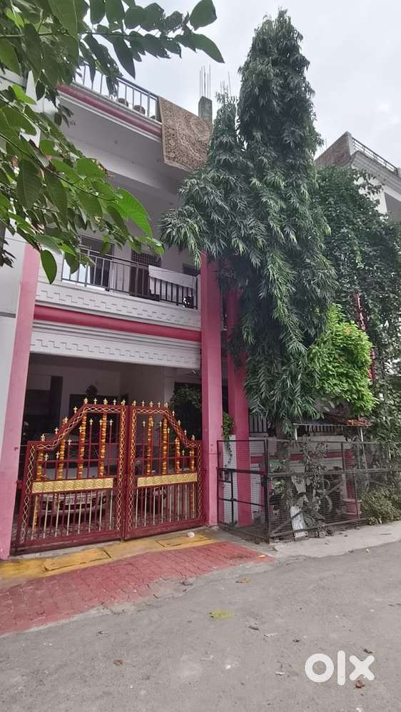 Rooms available for family and Girls only
