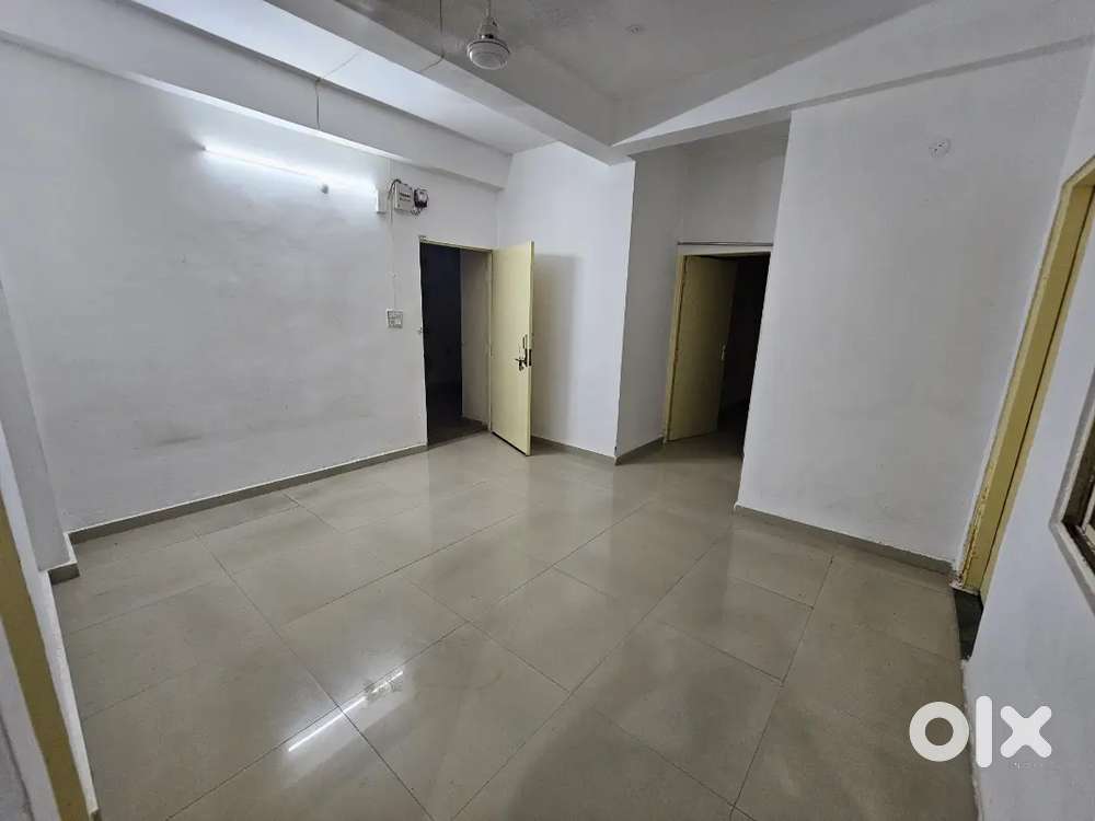 2bhk Flat for rent behind aashima mall Danish Nagar hoshangabad road.