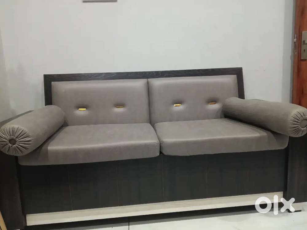 Combo offer - Seti sofa with glass table...Diwali special