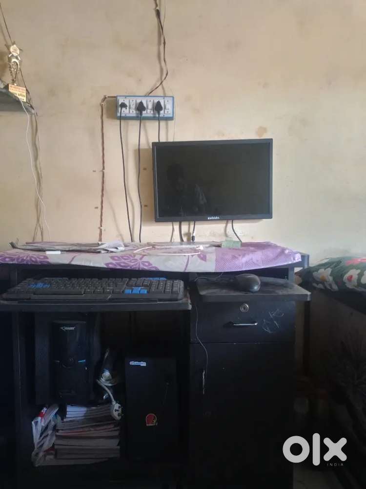 Desktop PC for Sale - Good Condition (Minor Line on Monitor)