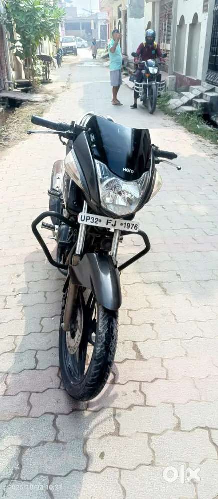 Hero extreme 160 cc with dual disc brake with self start