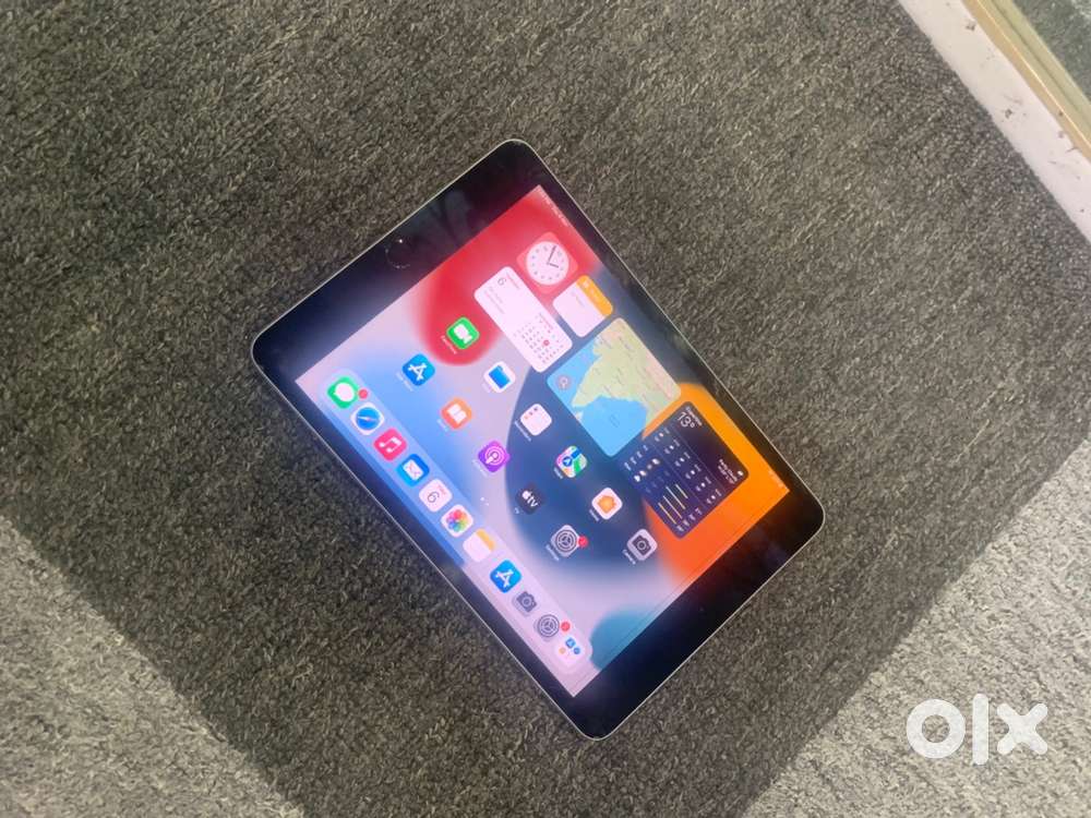 Apple iPad mini 4th gen - 128GB Storage - Only Wi-Fi - Used One