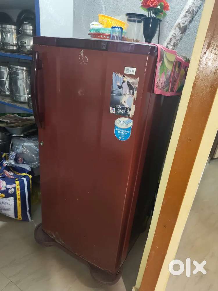 LG Fridge working in good condition