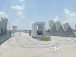 सिंगापुर मॉर्डन सिटी में B सेक्टर में प्लॉट नं 580 है।