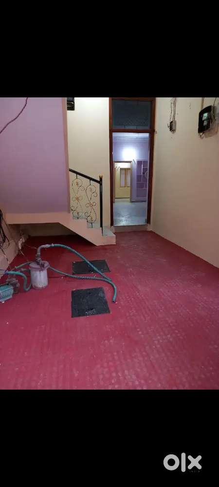 3BHK G/F HOUSE FOR RENT AT TOLICHOWKI VERY NEAR TO ROAD FOR FAMILIE'S
