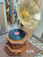 Antique Brass/Wood HMV garamophone with drror clear voice