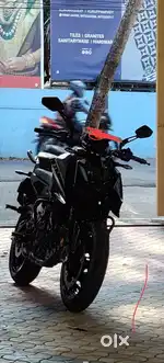 Ktm duke 250 black new 2025 in very good condition,as good as new one.