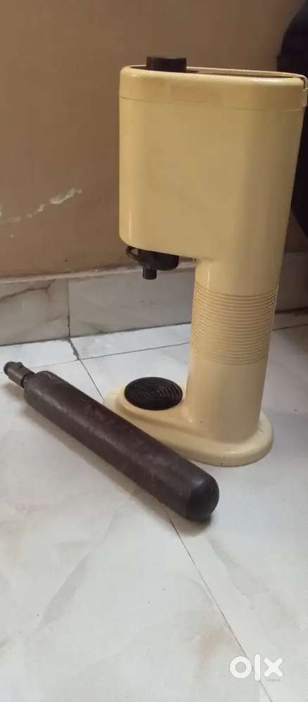 Soda maker