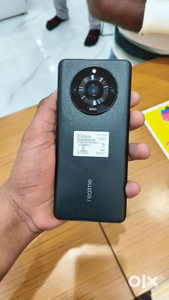 Mobile all oky hai 12+4.   256. Gb bil box charger sab original hai