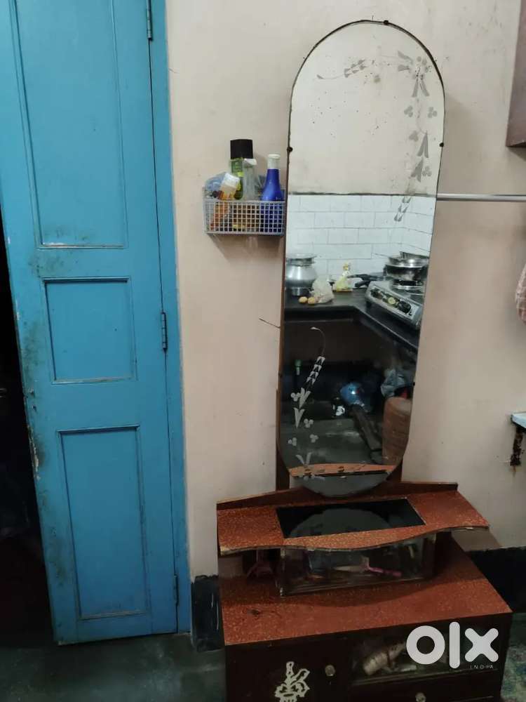 Dressing table selling