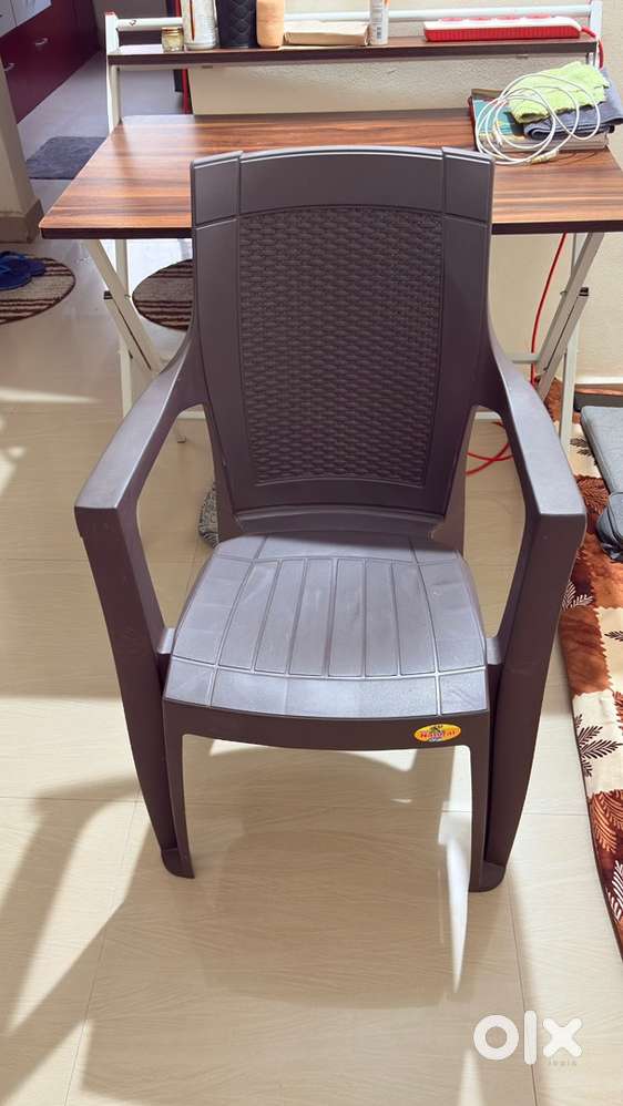 Selling 2 chair