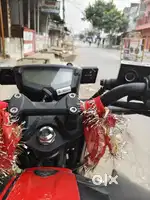 Apache 160 4v है 8 महीने चली है सिर्फ 2408.km car lena hai isliye