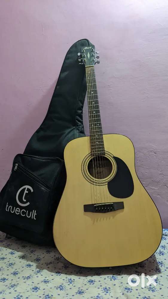 Cort acoustic guitar with gig bag