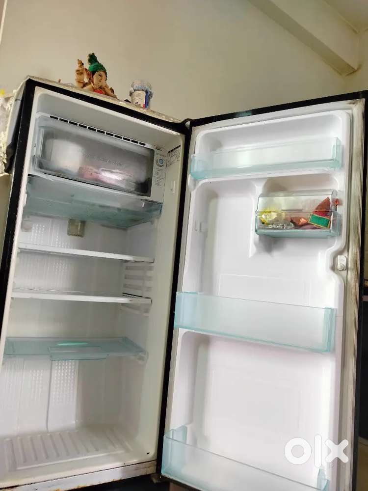 Samsung refrigerator with Onion potato drawer stand