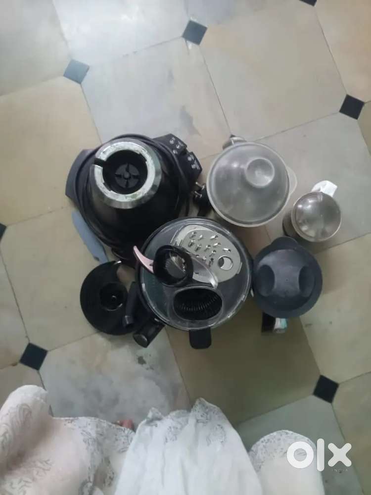 Preeti zodiac mixer grinder