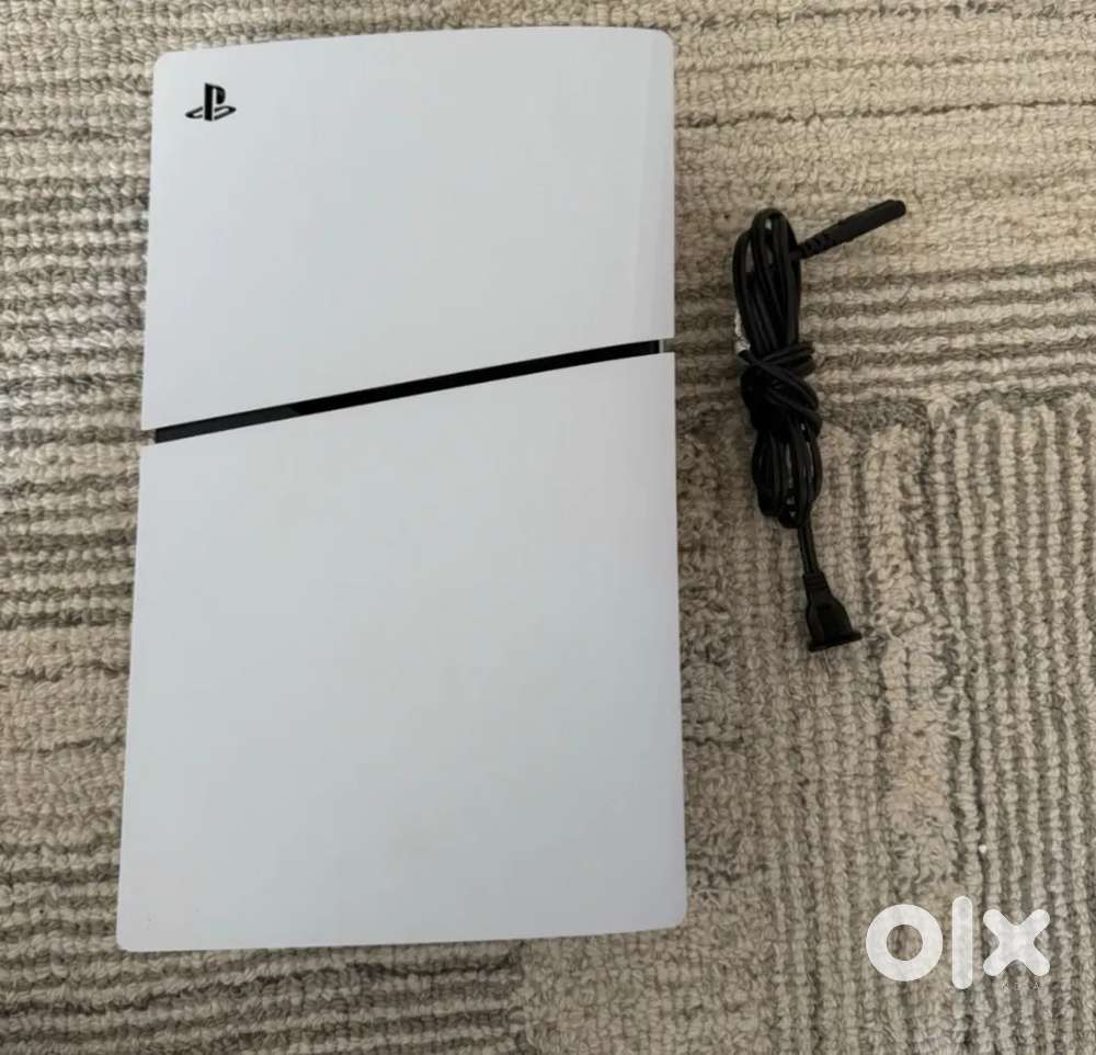 PlayStation 5 Slim 1TB - Disc Edition Console