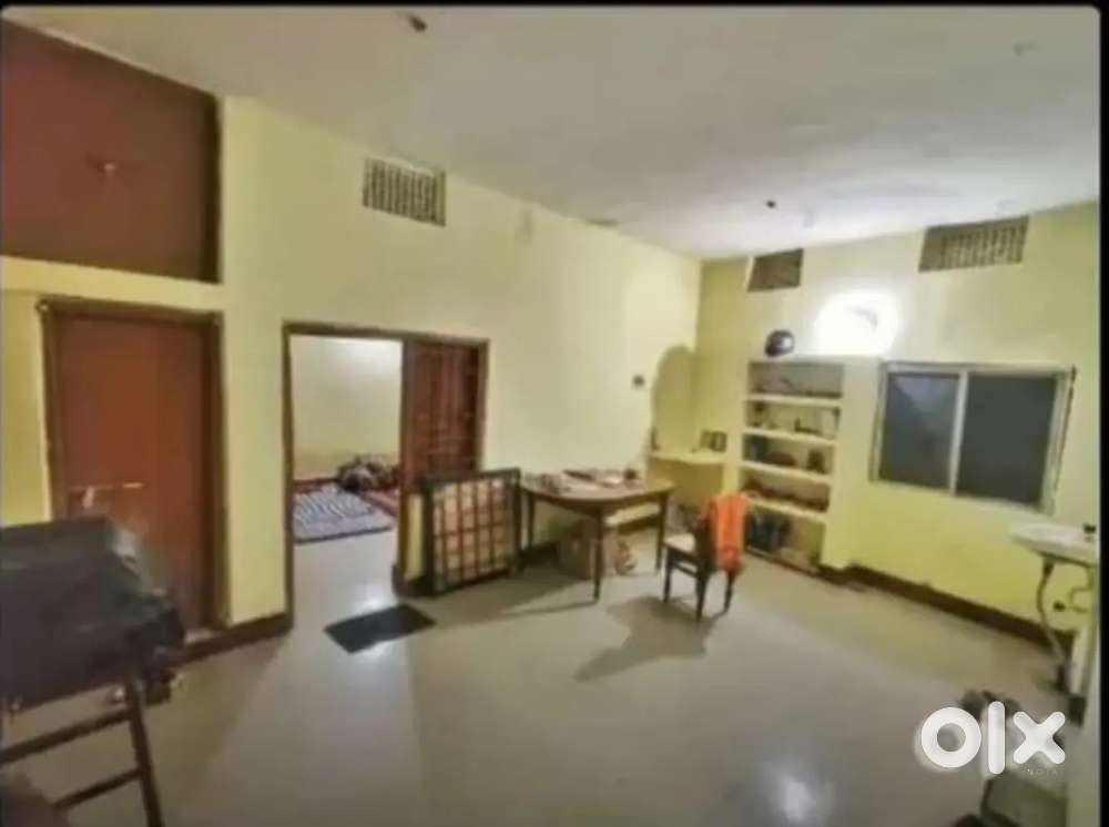 Independent sharing room for bachelors