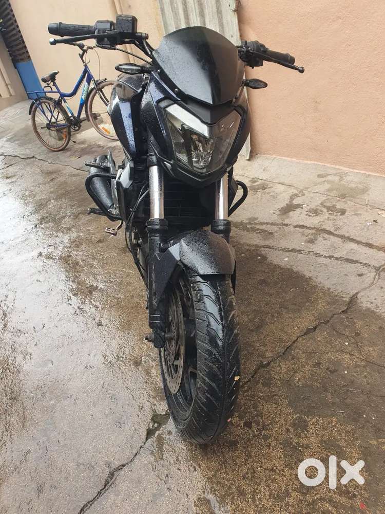 Bajaj dominor excellent looking super