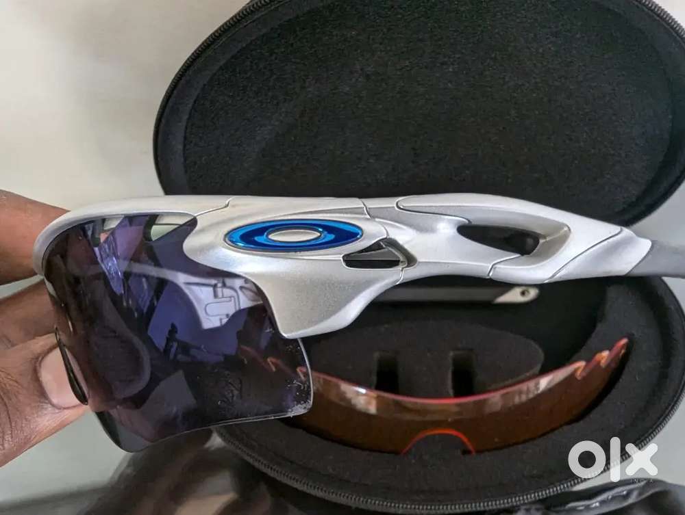 Oakley radarlock sports sunglasses
