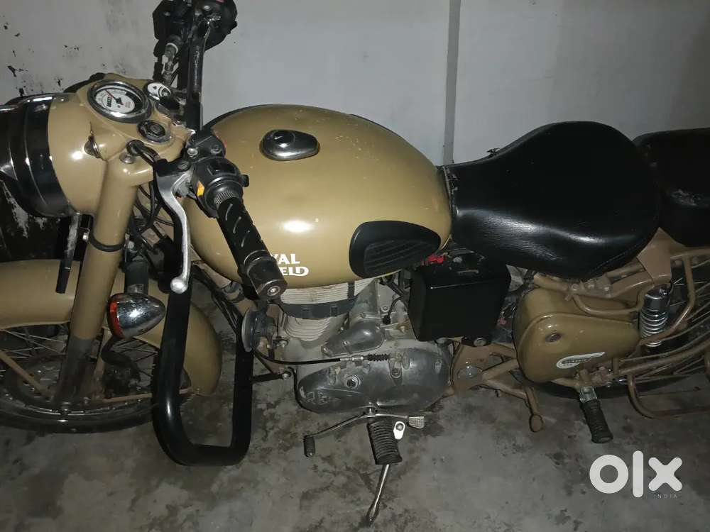 गाड़ी मे कोई दिक्कत नहीं है सेकंड ऑनर है गोरखपुर का नंबर है