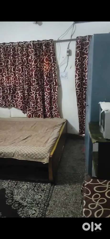 Flat commercial for sale